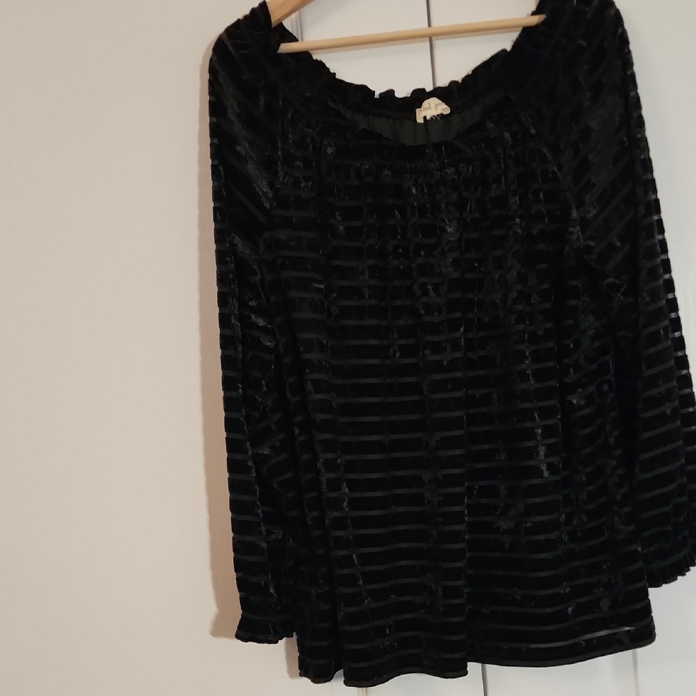 Chic Black Velvet Women's Blouse